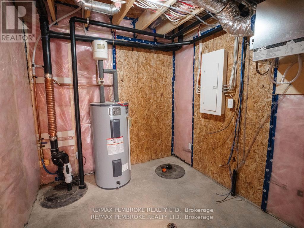 11 Northbrook Street, Petawawa, Ontario  K8H 3N4 - Photo 35 - X12672692