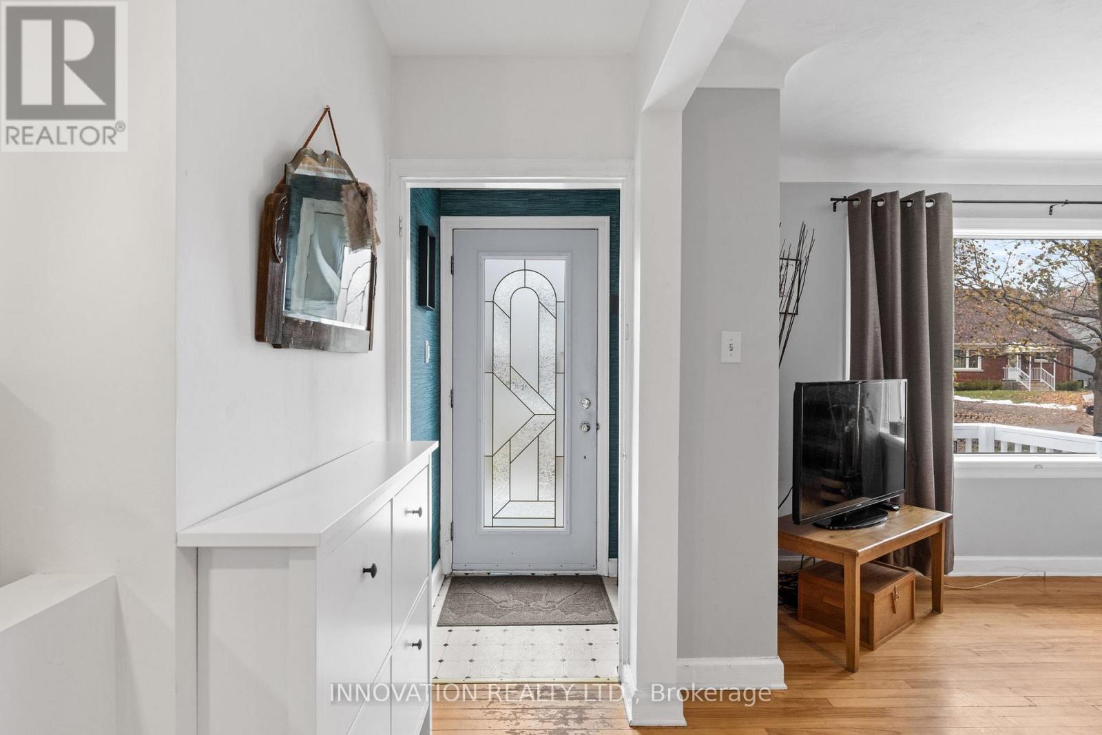 542 Wolffdale Crescent, Ottawa, Ontario  K1K 1N5 - Photo 3 - X12672590