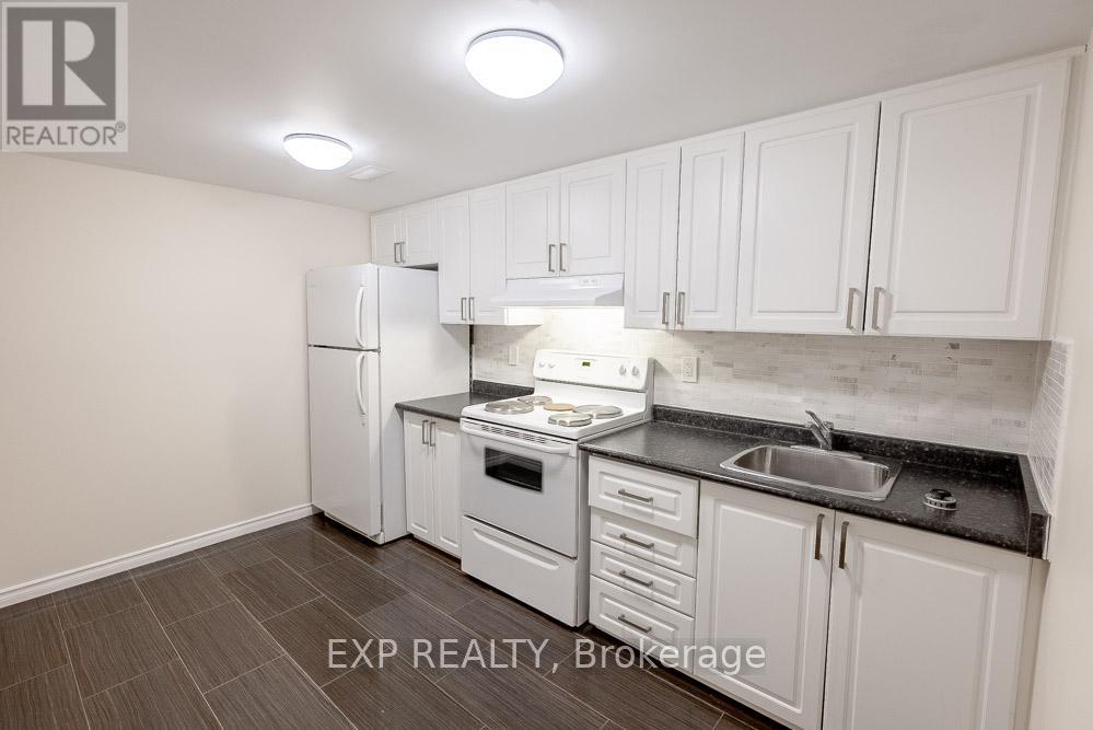 B - 196 Old Colony Road, Ottawa, Ontario  K2L 1M7 - Photo 5 - X12672592