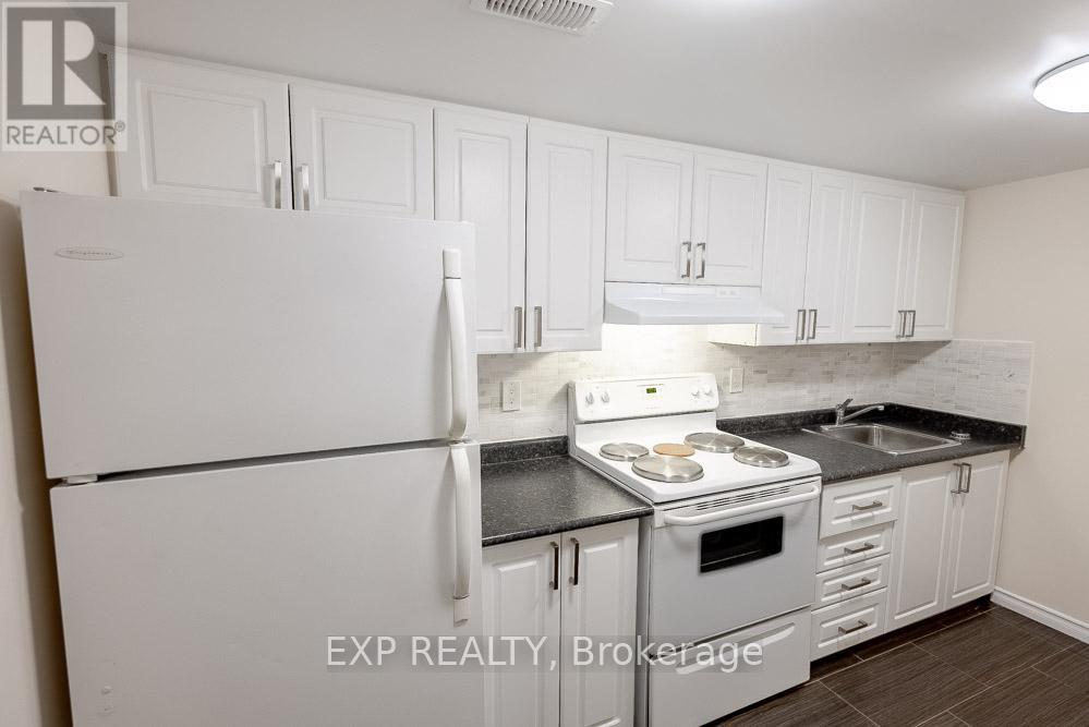 B - 196 Old Colony Road, Ottawa, Ontario  K2L 1M7 - Photo 6 - X12672592