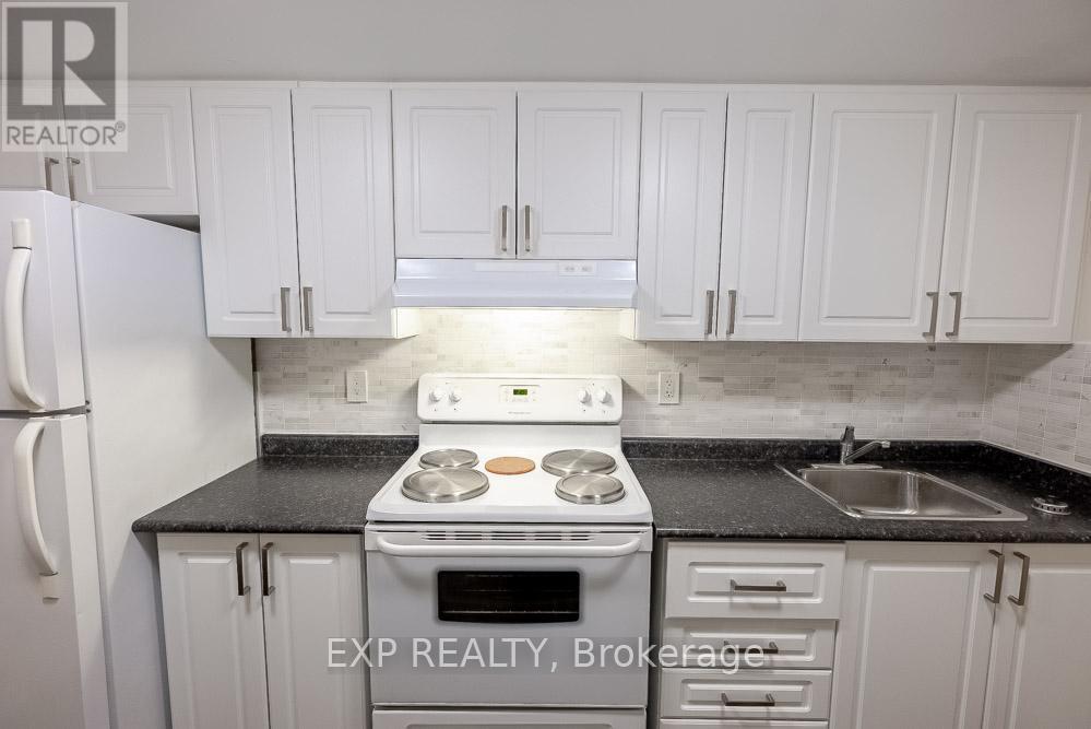 B - 196 Old Colony Road, Ottawa, Ontario  K2L 1M7 - Photo 7 - X12672592