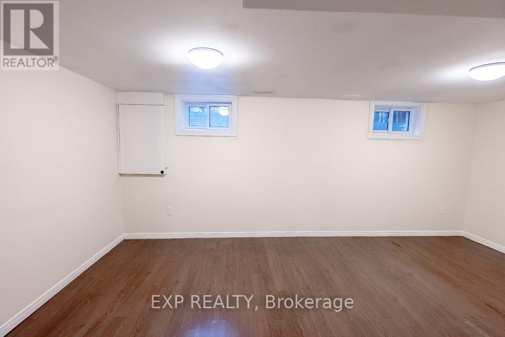 B - 196 Old Colony Road, Ottawa, Ontario  K2L 1M7 - Photo 9 - X12672592