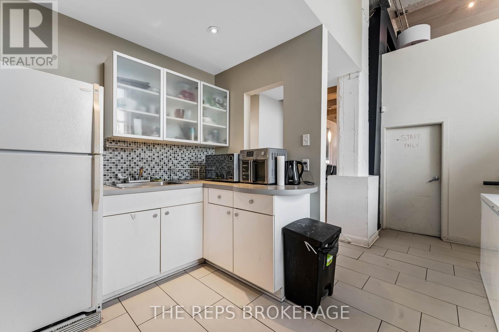 Upper Unit - 43 Eccles Street N, Ottawa, Ontario  K1R 6S3 - Photo 24 - X12672596