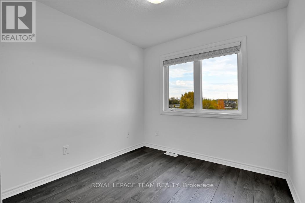 72 Barn Swallow Private, Ottawa, Ontario  K4M 0H5 - Photo 17 - X12672658