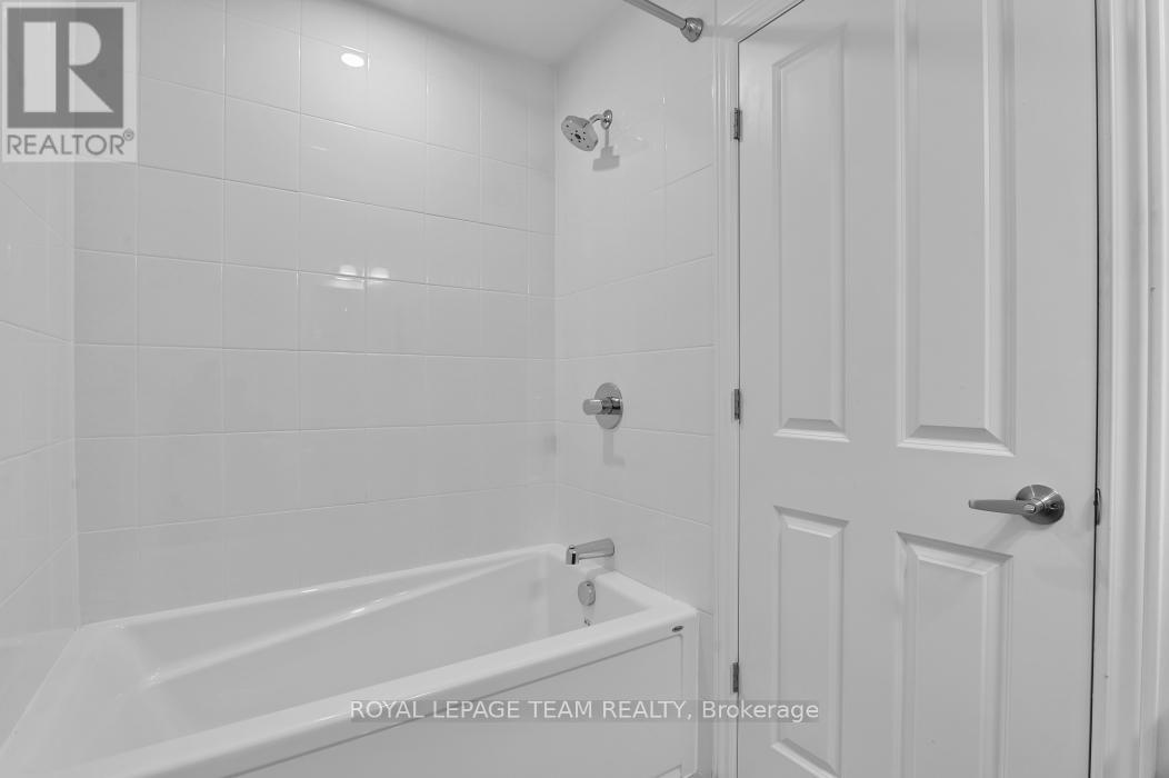 72 Barn Swallow Private, Ottawa, Ontario  K4M 0H5 - Photo 22 - X12672658