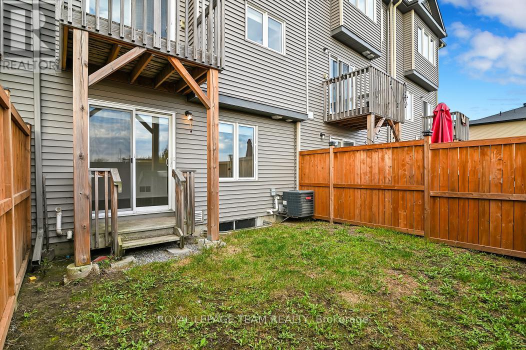 72 Barn Swallow Private, Ottawa, Ontario  K4M 0H5 - Photo 30 - X12672658