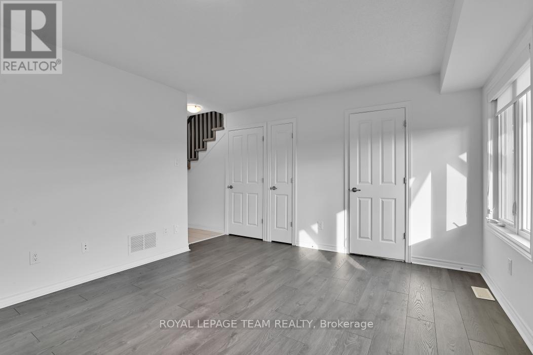 72 Barn Swallow Private, Ottawa, Ontario  K4M 0H5 - Photo 5 - X12672658