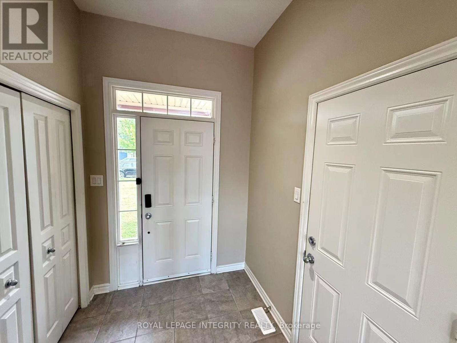 949 Klondike Road, Ottawa, Ontario  K2W 0E3 - Photo 3 - X12672716