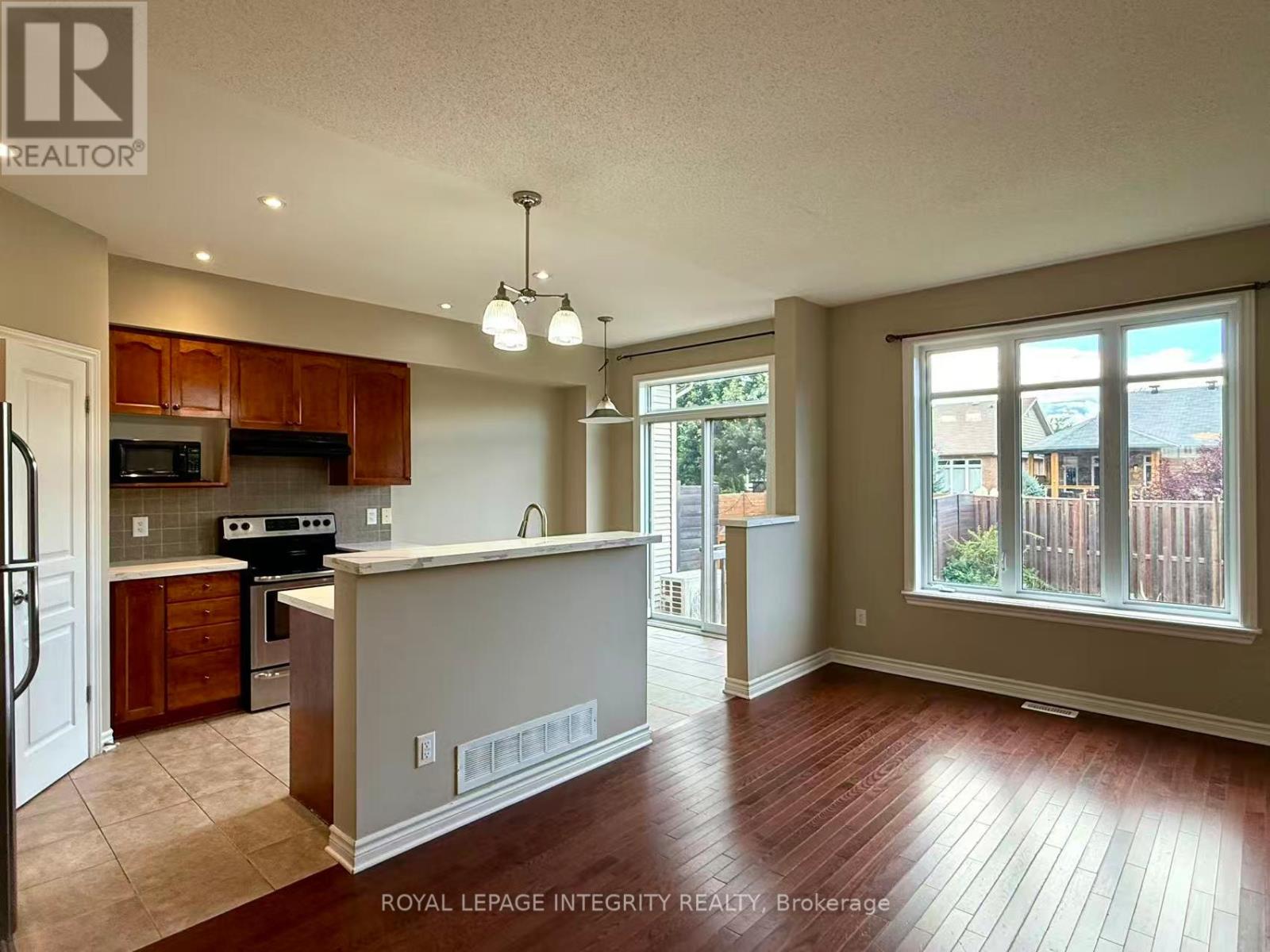 949 Klondike Road, Ottawa, Ontario  K2W 0E3 - Photo 5 - X12672716