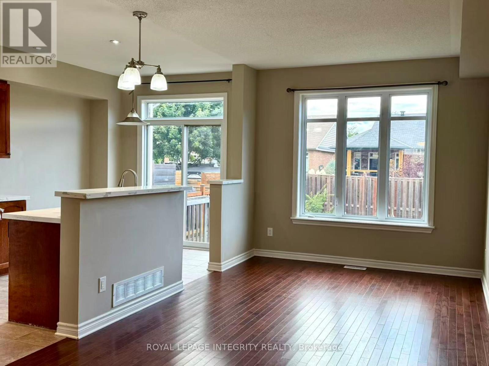 949 Klondike Road, Ottawa, Ontario  K2W 0E3 - Photo 6 - X12672716