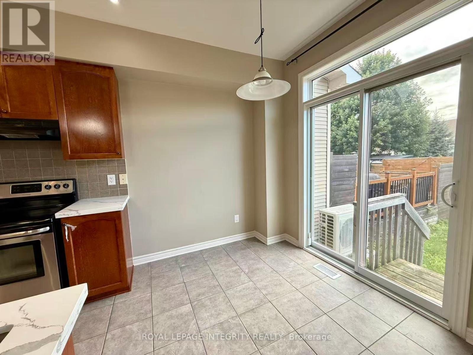 949 Klondike Road, Ottawa, Ontario  K2W 0E3 - Photo 9 - X12672716