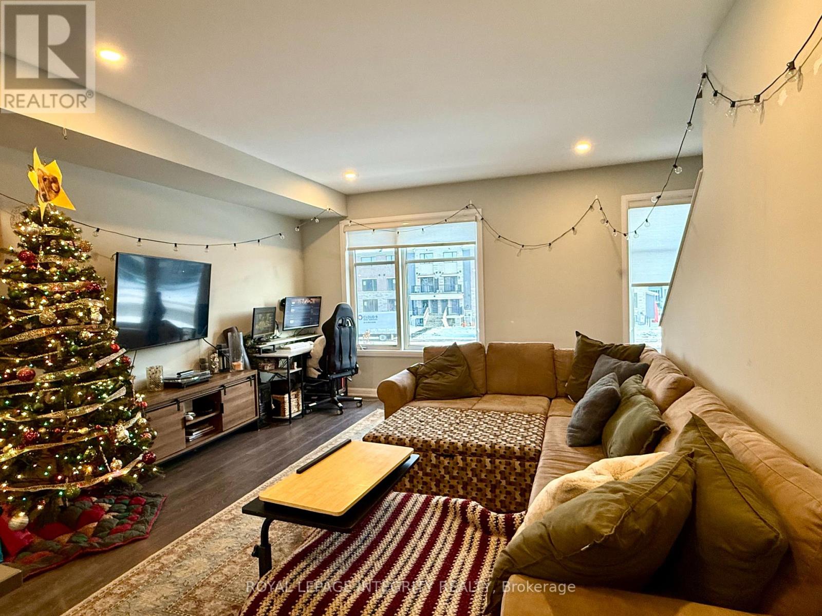 1079 Speedvale Court, Ottawa, Ontario  K2T 0P6 - Photo 5 - X12672854