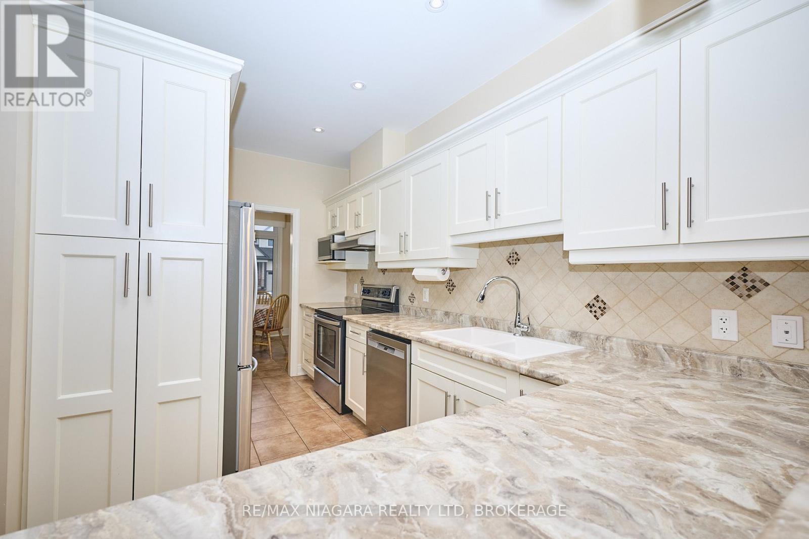 7 - 14 Emerald Common, St. Catharines (Lakeshore), Ontario  L2M 1R8 - Photo 9 - X12672790