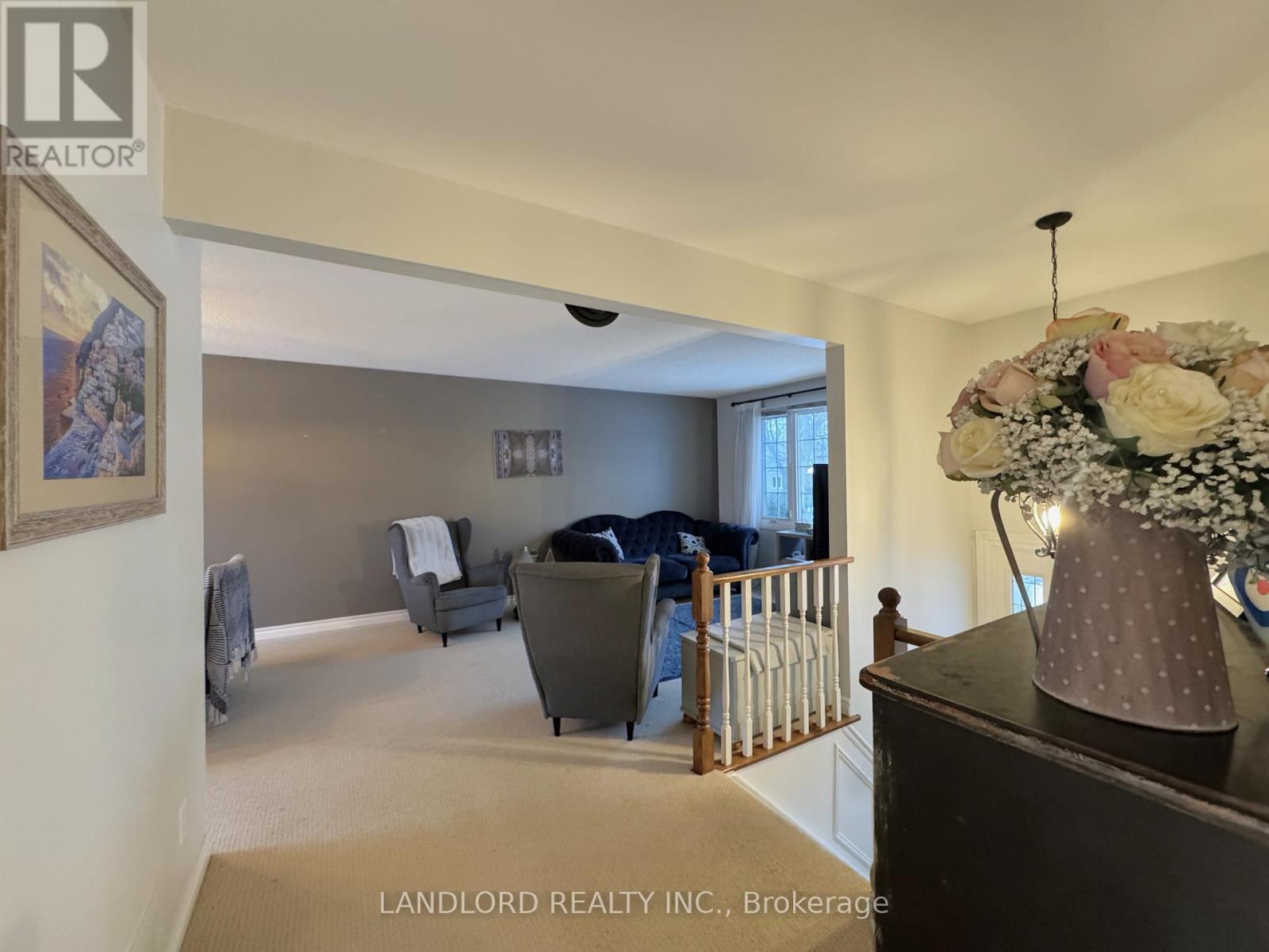 2294 Wyandotte Drive, Oakville, Ontario  L6L 2T6 - Photo 11 - W12666090