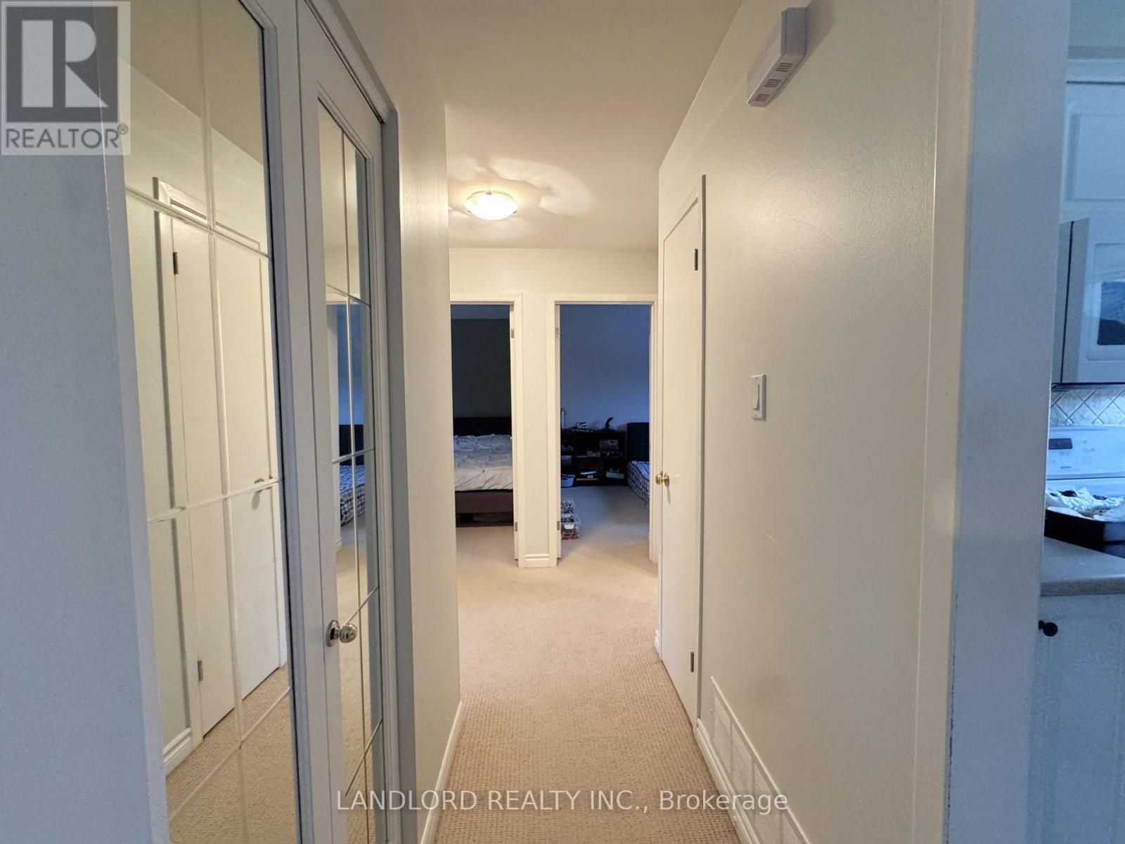 2294 Wyandotte Drive, Oakville, Ontario  L6L 2T6 - Photo 13 - W12666090