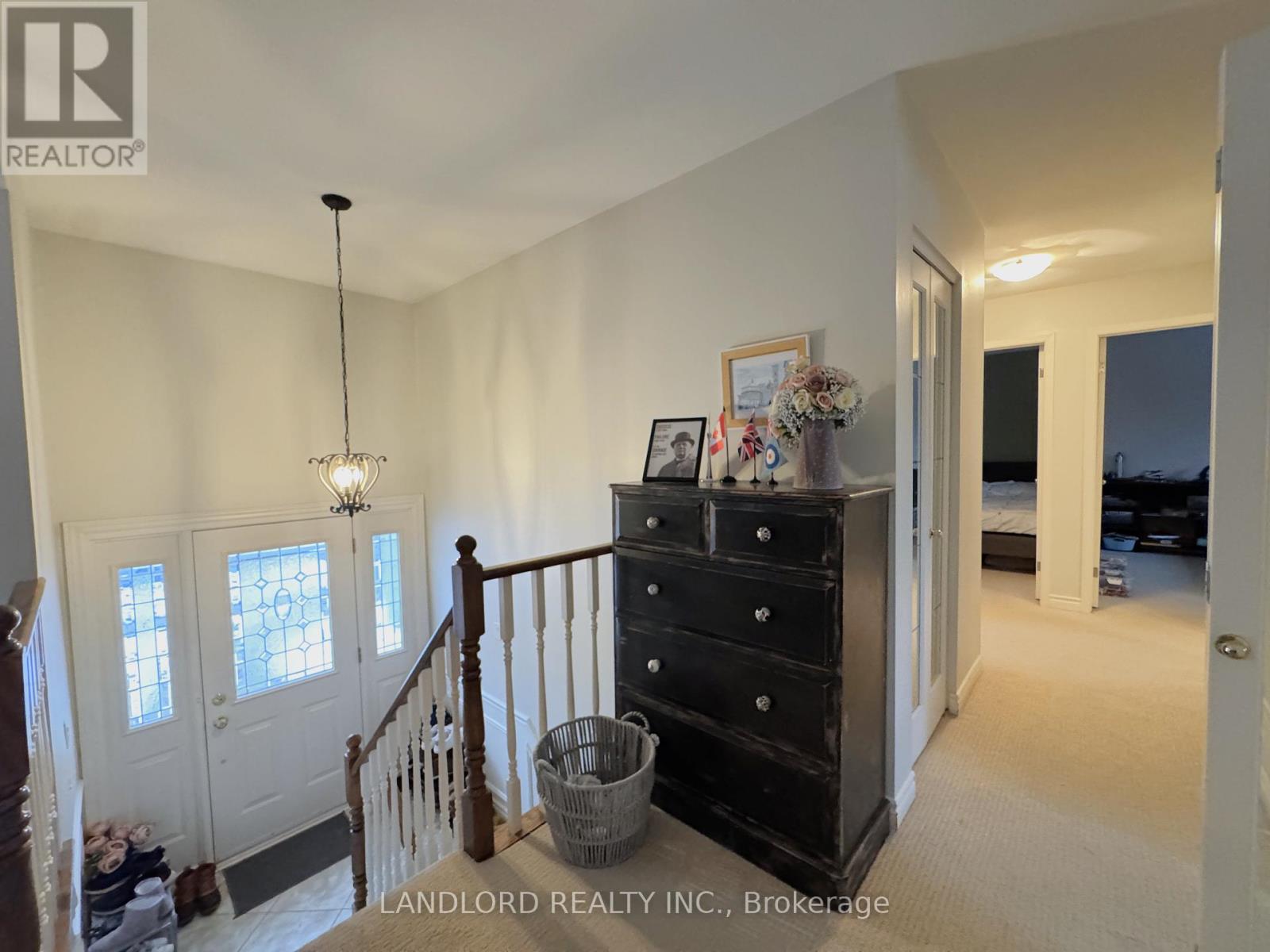 2294 Wyandotte Drive, Oakville, Ontario  L6L 2T6 - Photo 12 - W12666090