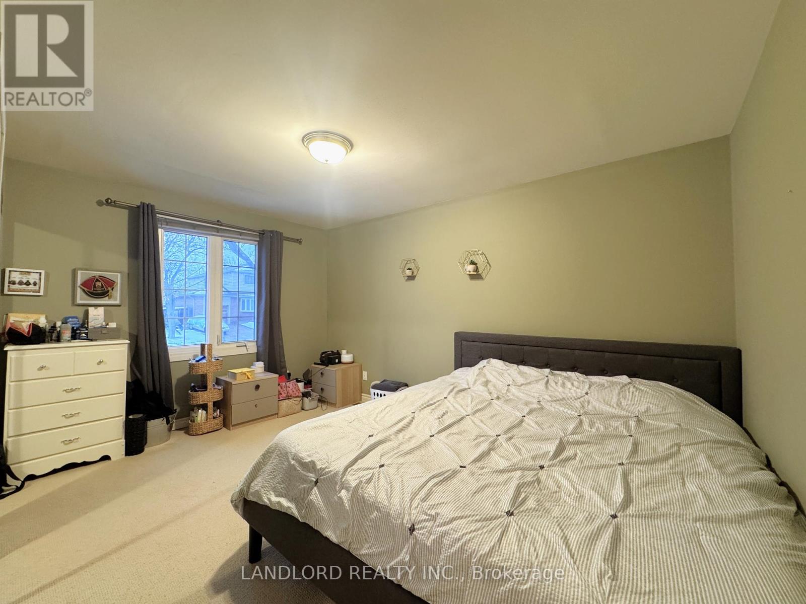 2294 Wyandotte Drive, Oakville, Ontario  L6L 2T6 - Photo 15 - W12666090