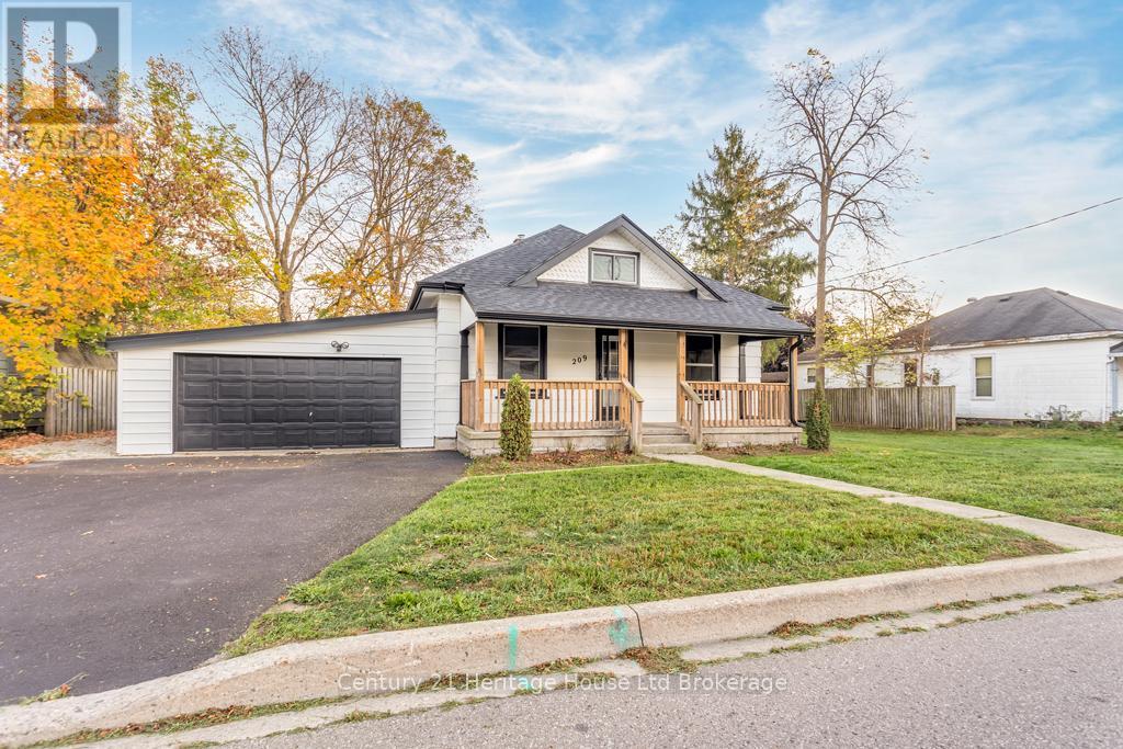 209 Victoria Street, Ingersoll, Ontario  N5C 2N2 - Photo 1 - X12672852