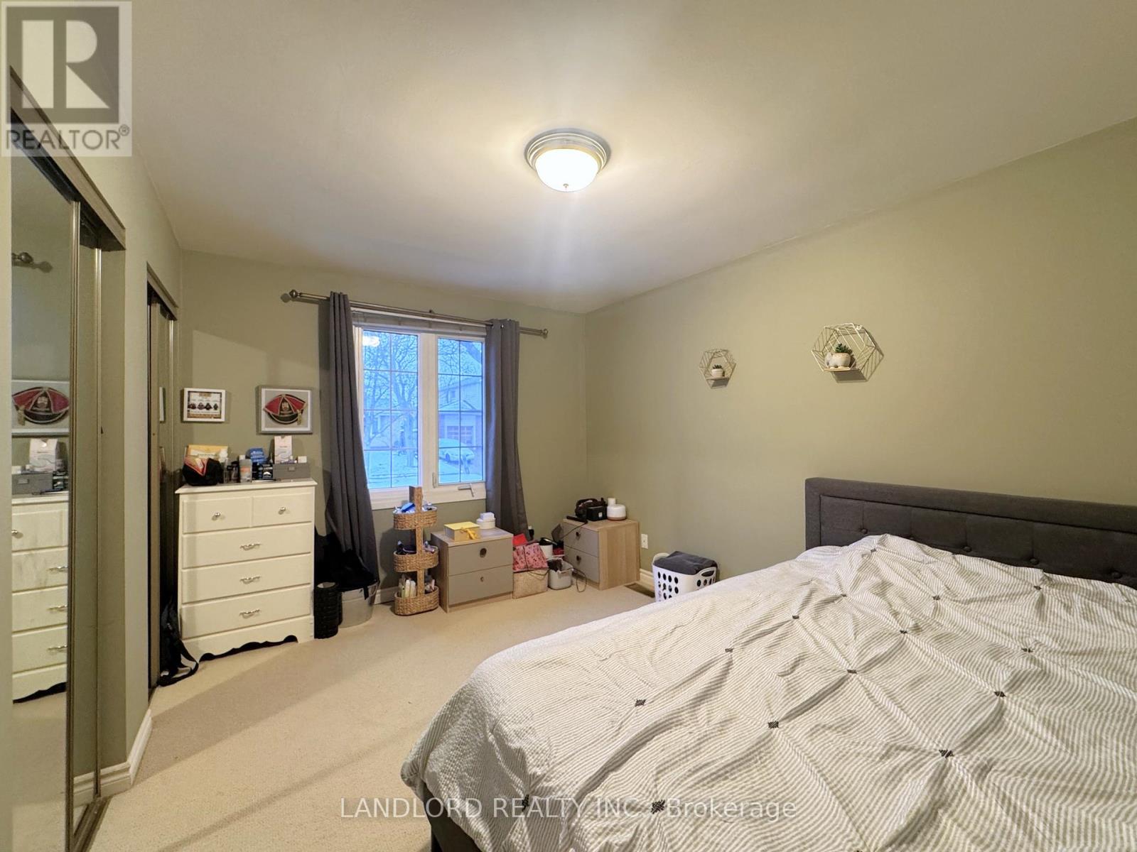 2294 Wyandotte Drive, Oakville, Ontario  L6L 2T6 - Photo 14 - W12666090