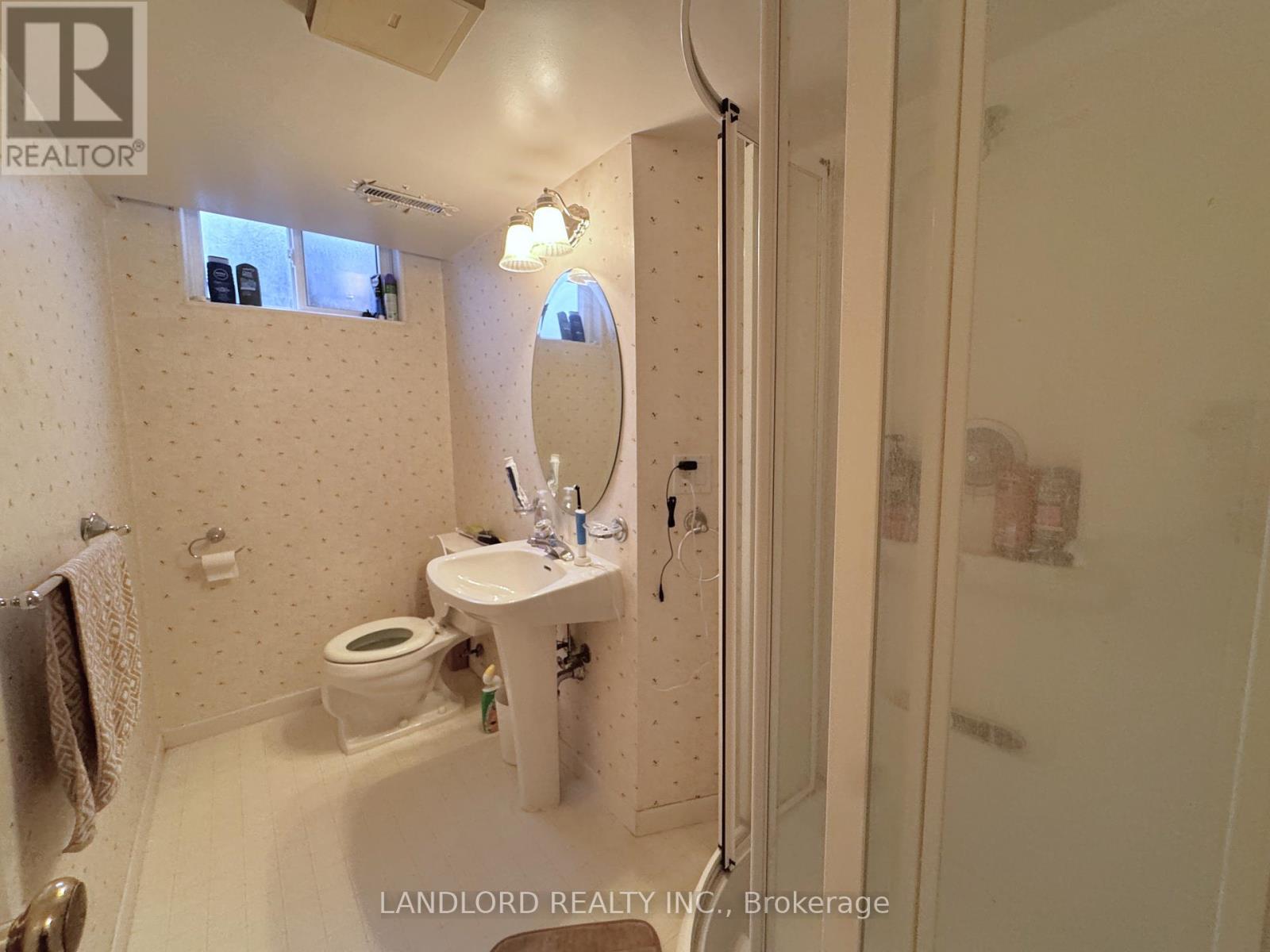 2294 Wyandotte Drive, Oakville, Ontario  L6L 2T6 - Photo 20 - W12666090