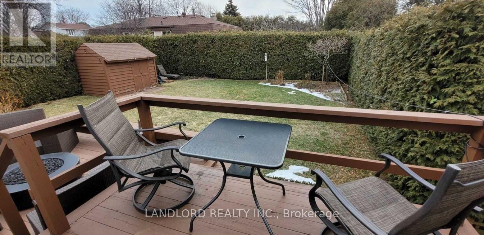 2294 Wyandotte Drive, Oakville, Ontario  L6L 2T6 - Photo 25 - W12666090