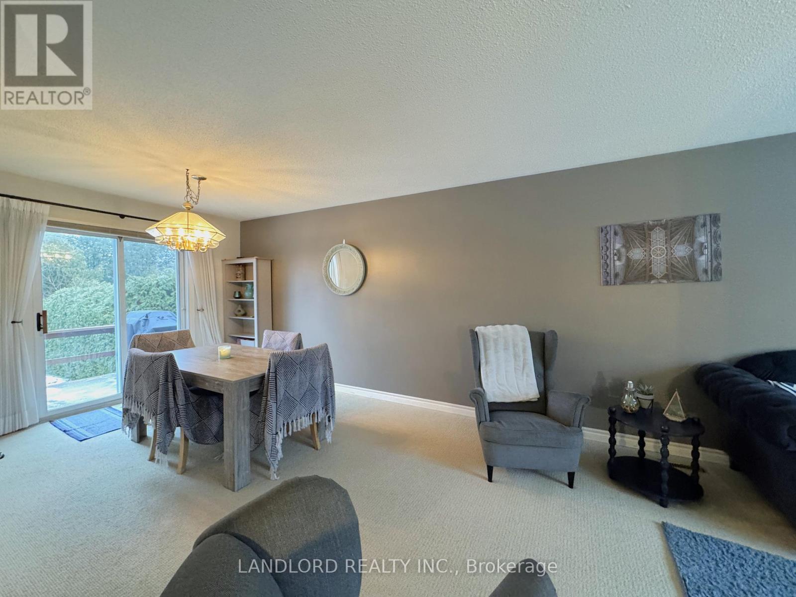 2294 Wyandotte Drive, Oakville, Ontario  L6L 2T6 - Photo 7 - W12666090