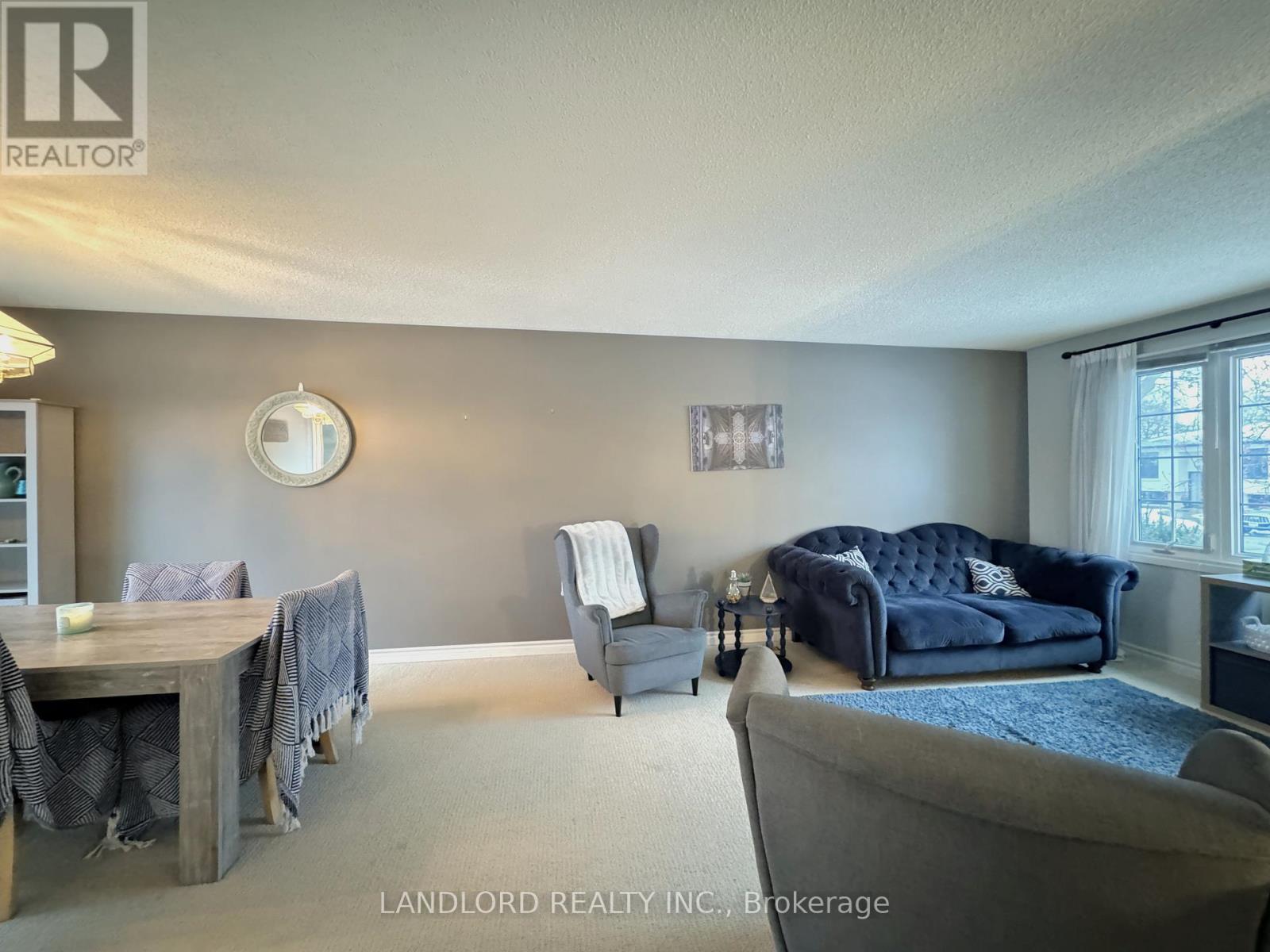 2294 Wyandotte Drive, Oakville, Ontario  L6L 2T6 - Photo 8 - W12666090