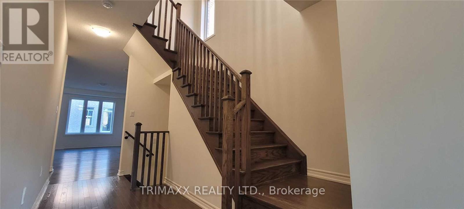 9 Truffle Court, Brampton (Northwest Brampton), Ontario  L7A 5A6 - Photo 7 - W12671900