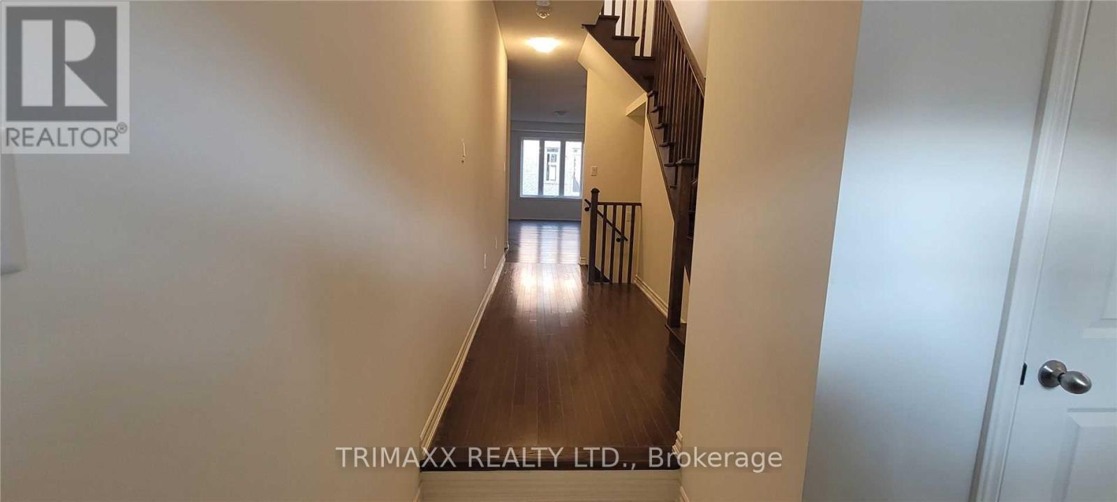 9 Truffle Court, Brampton (Northwest Brampton), Ontario  L7A 5A6 - Photo 6 - W12671900