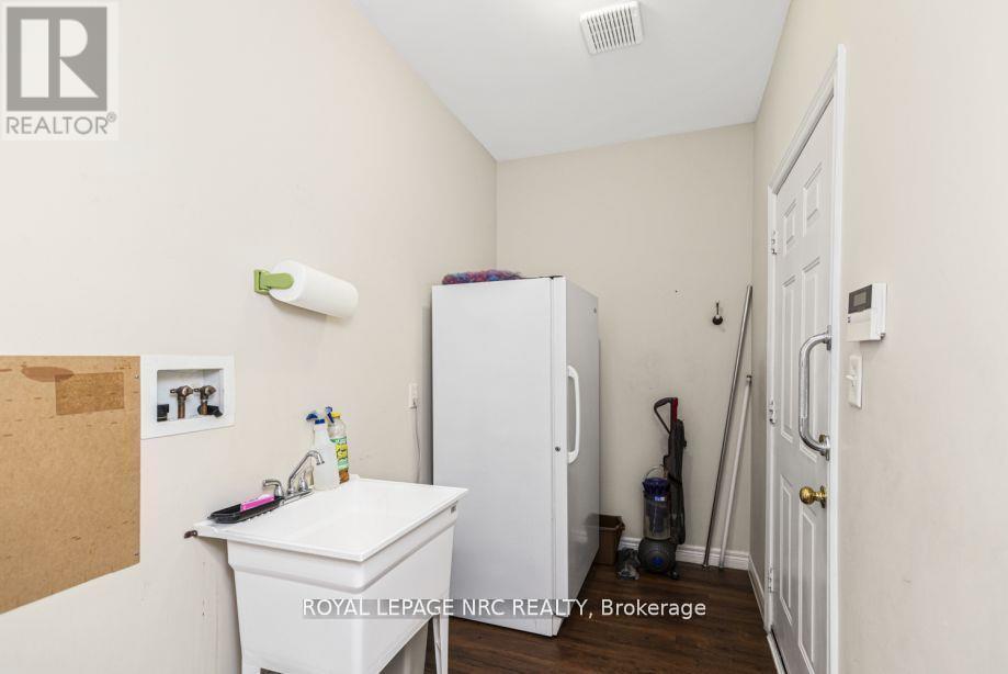 105 Northernbreeze Street, Hamilton, Ontario  L0R 1W0 - Photo 10 - X12671494