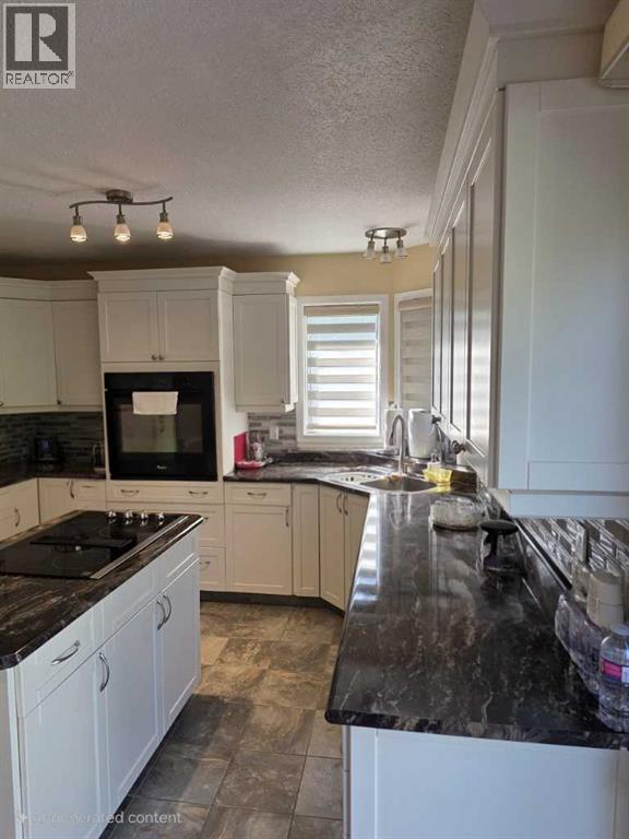 10722 91 Street, Peace River, Alberta  T8S 1R1 - Photo 9 - A2276564