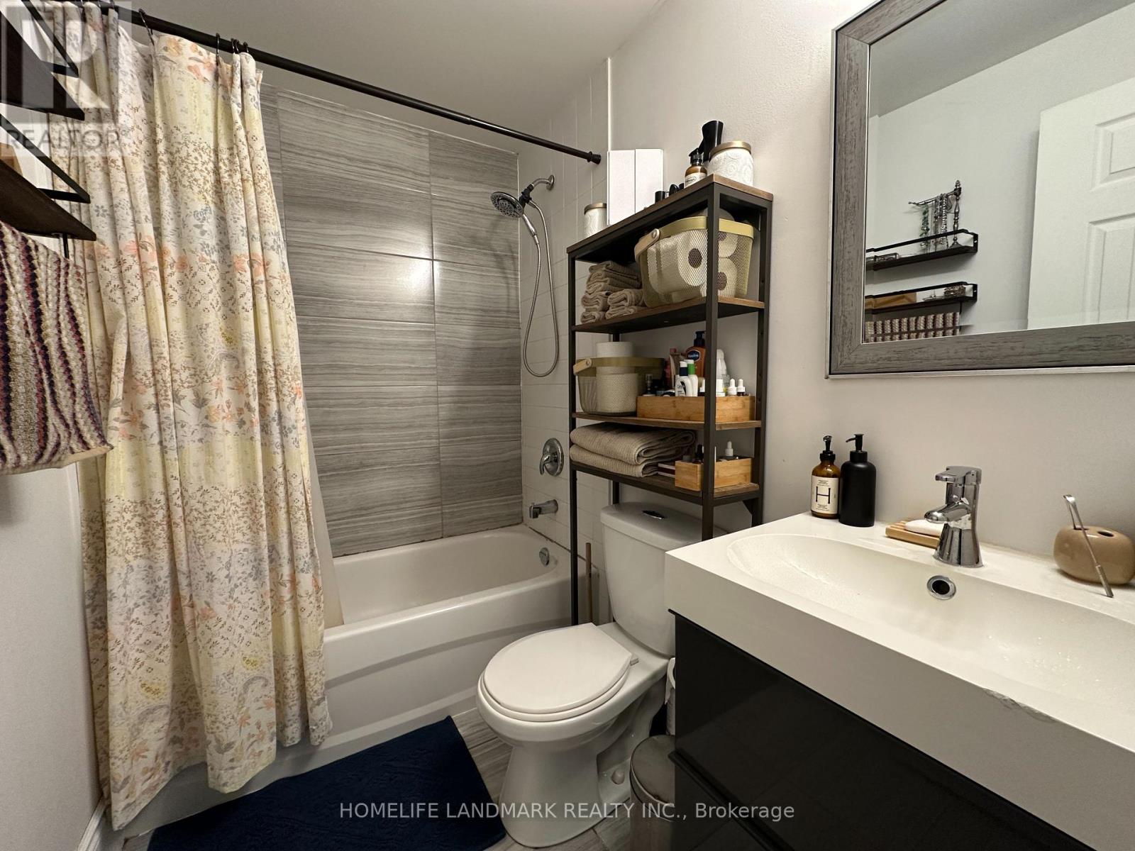 Main - 20 Concord Avenue, Toronto, Ontario  M6H 2P1 - Photo 15 - C12672600