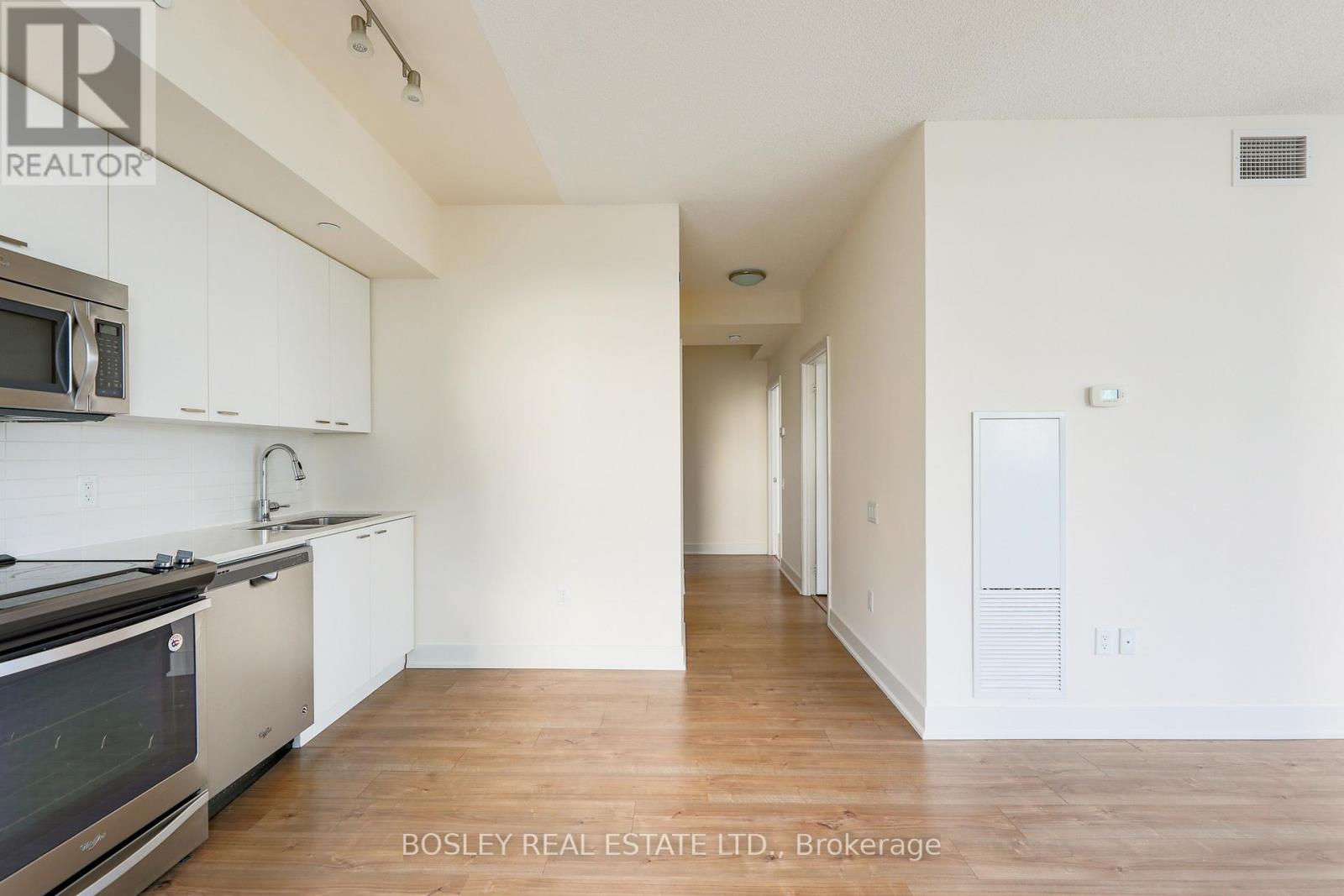 3308 - 30 Roehampton Avenue, Toronto, Ontario  M4P 0B9 - Photo 15 - C12672618