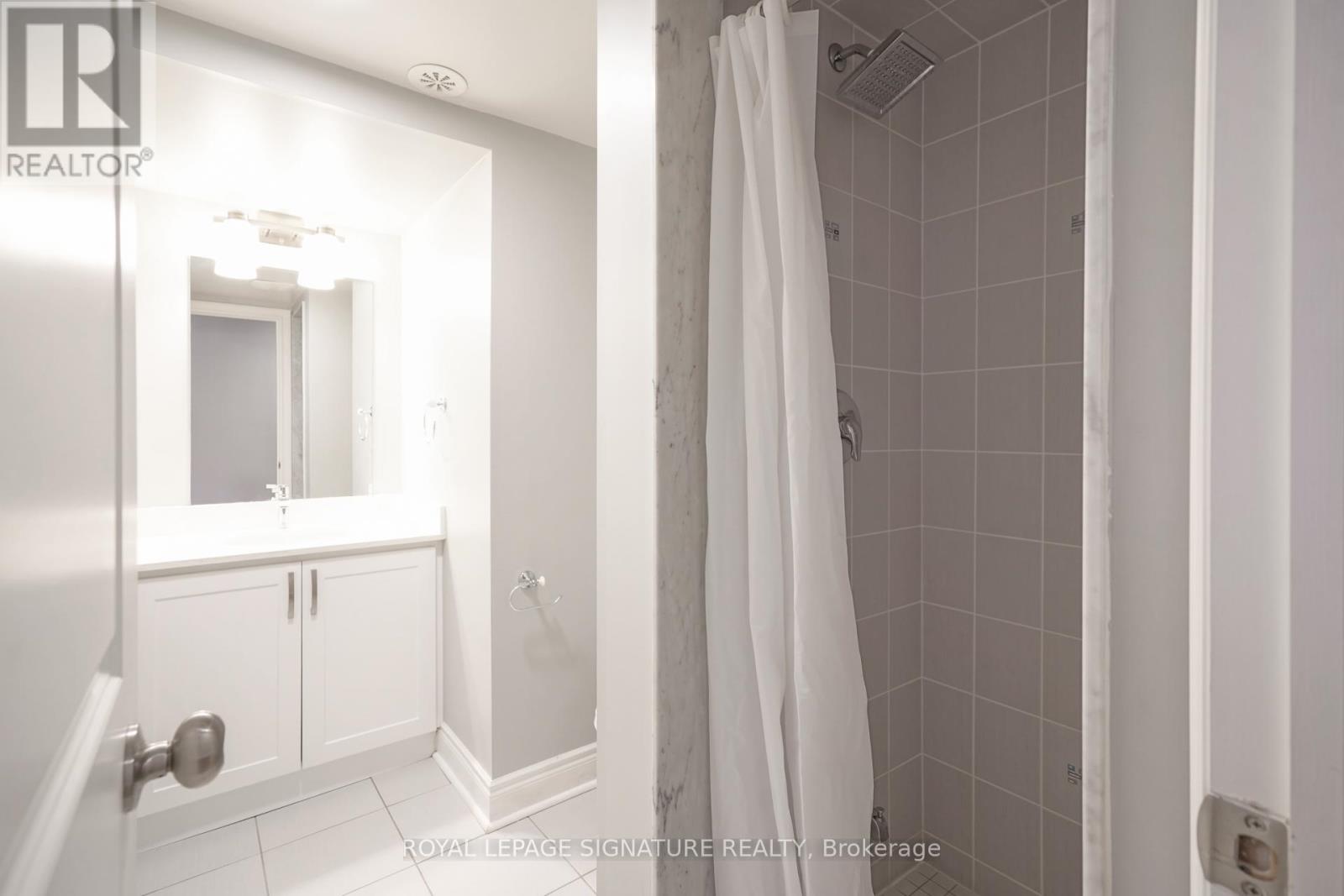 9 Johnson Farm Lane, Toronto, Ontario  M2N 0G6 - Photo 37 - C12672626