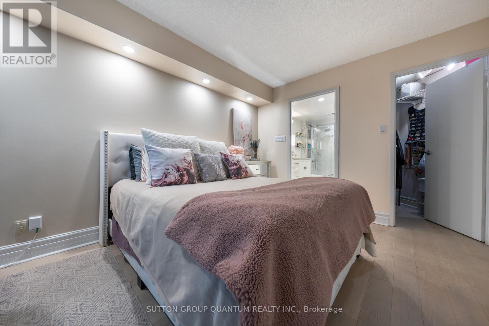 814 - 10 Queens Quay W, Toronto, Ontario  M5J 2R9 - Photo 15 - C12672732