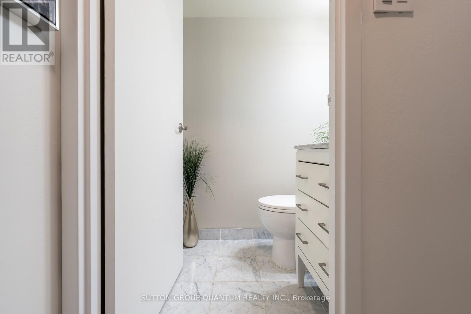 814 - 10 Queens Quay W, Toronto, Ontario  M5J 2R9 - Photo 19 - C12672732