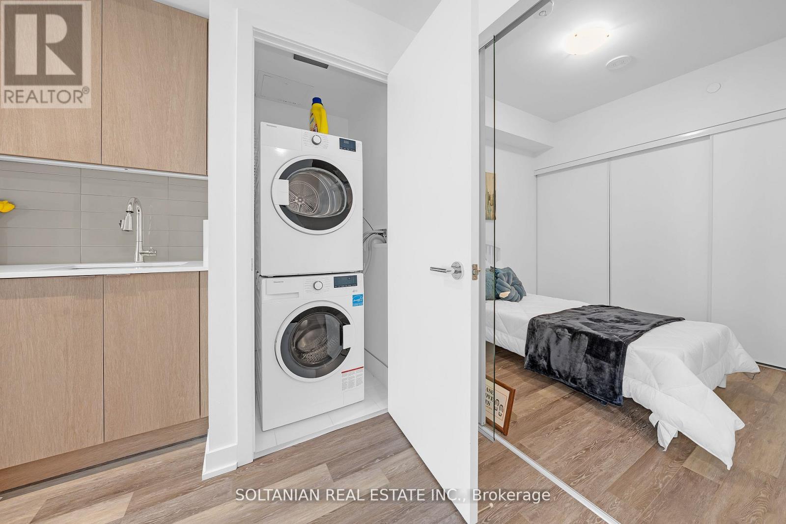 320 - 250 Lawrence Avenue W, Toronto, Ontario  M5M 1B1 - Photo 9 - C12672850