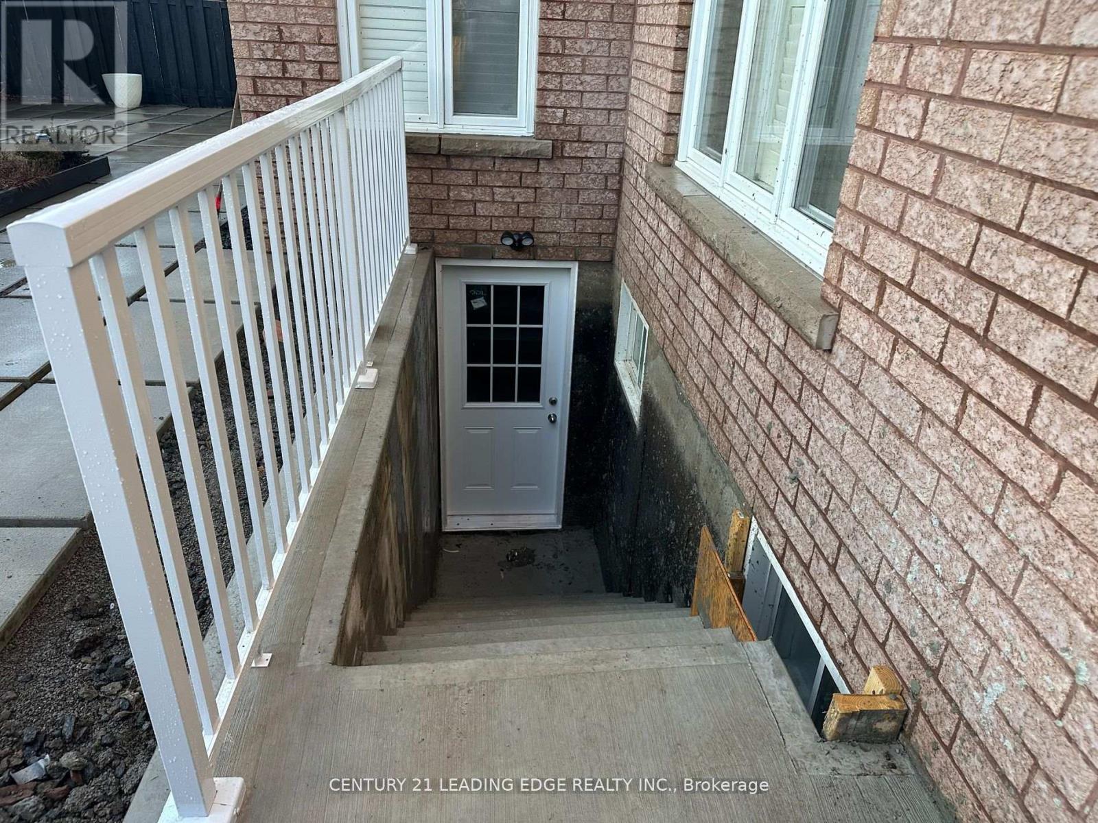 Bsmt - 18 Hester Avenue, Ajax, Ontario  L1T 4A8 - Photo 2 - E12672744