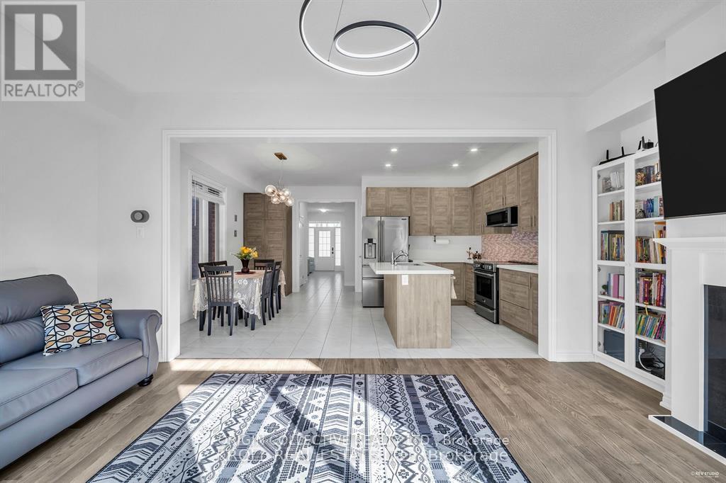 26 Frederick Taylor Way, East Gwillimbury, Ontario  L0G 1M0 - Photo 13 - N12672572