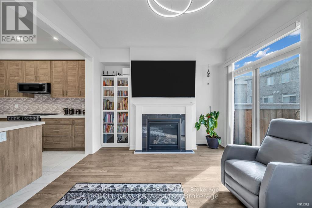 26 Frederick Taylor Way, East Gwillimbury, Ontario  L0G 1M0 - Photo 14 - N12672572