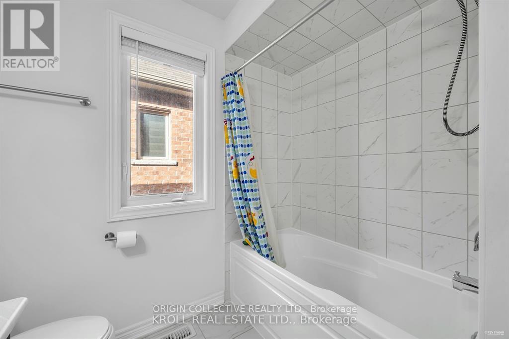 26 Frederick Taylor Way, East Gwillimbury, Ontario  L0G 1M0 - Photo 18 - N12672572