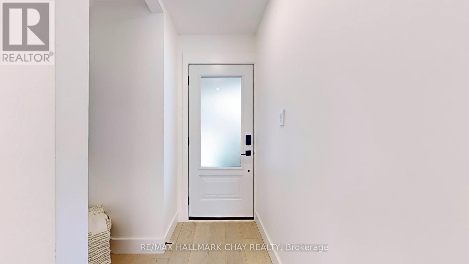 3 Davidson Road, Aurora, Ontario  L4G 2A9 - Photo 3 - N12672604