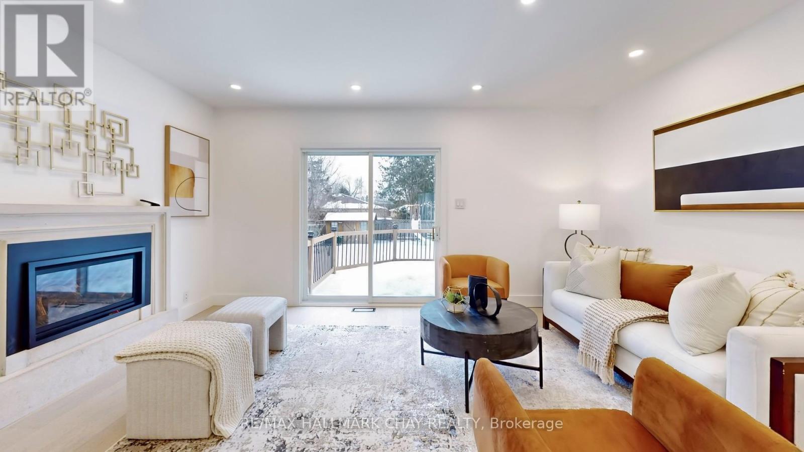 3 Davidson Road, Aurora, Ontario  L4G 2A9 - Photo 6 - N12672604