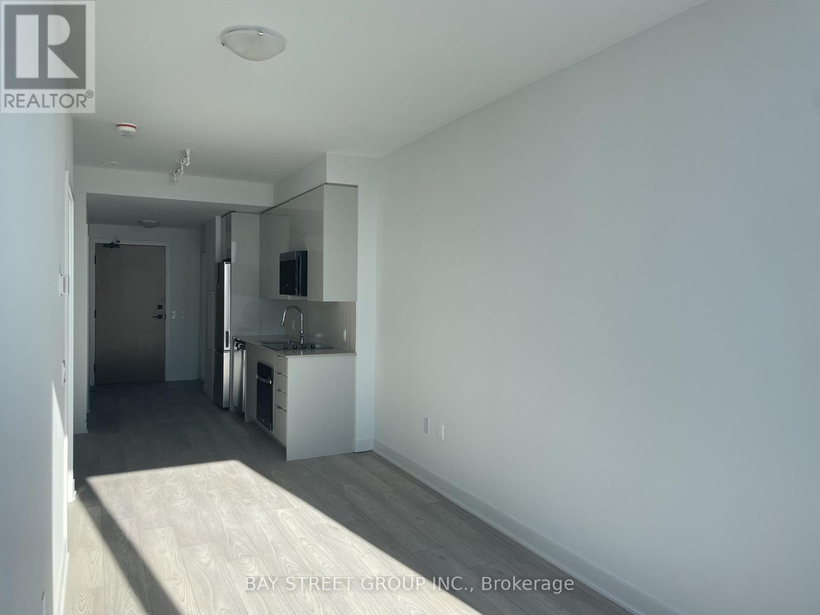 3203 - 2920 Highway 7, Vaughan, Ontario  L4K 0P4 - Photo 2 - N12672648