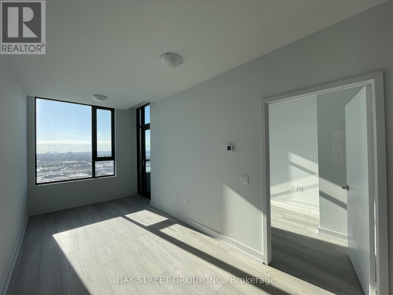 3203 - 2920 Highway 7, Vaughan, Ontario  L4K 0P4 - Photo 3 - N12672648