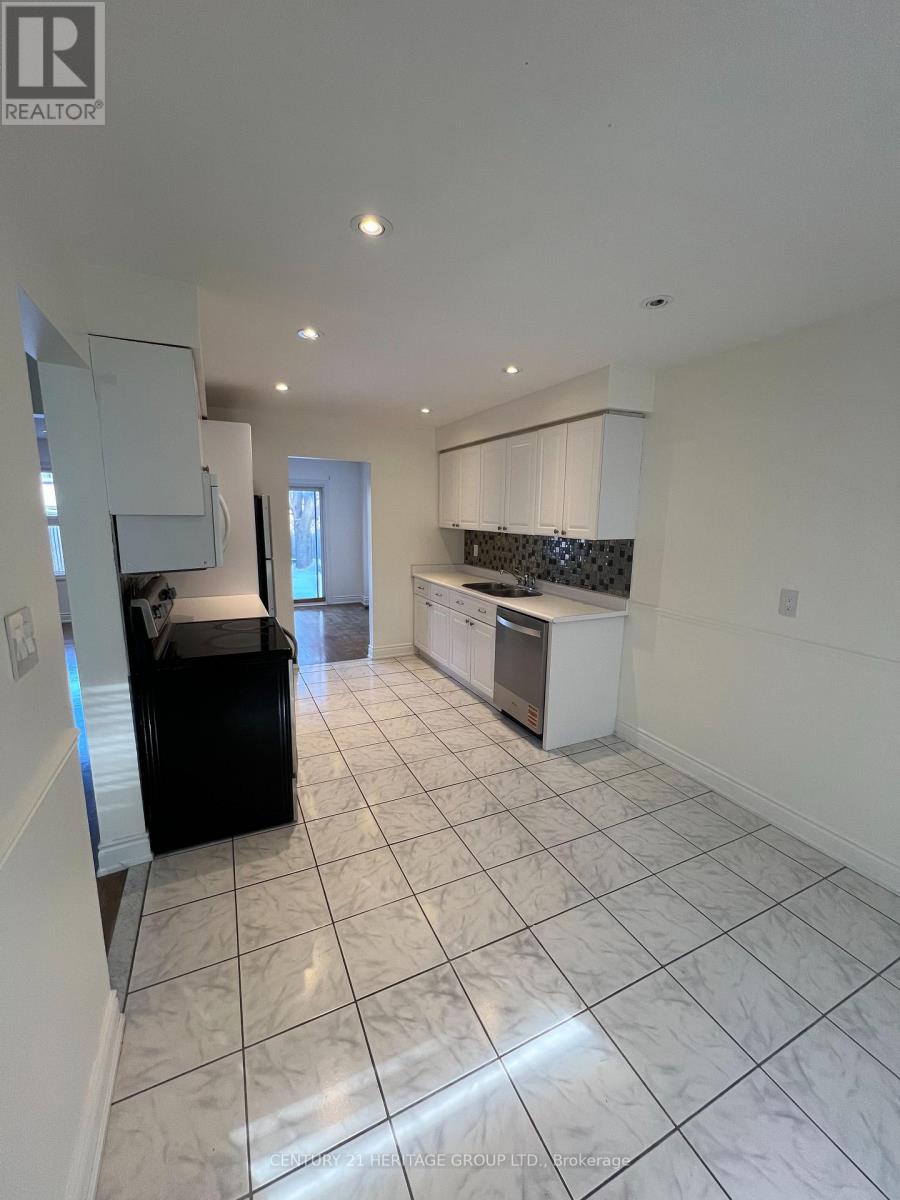 160 Don Head Village Boulevard, Richmond Hill, Ontario  L4C 7P9 - Photo 2 - N12672696