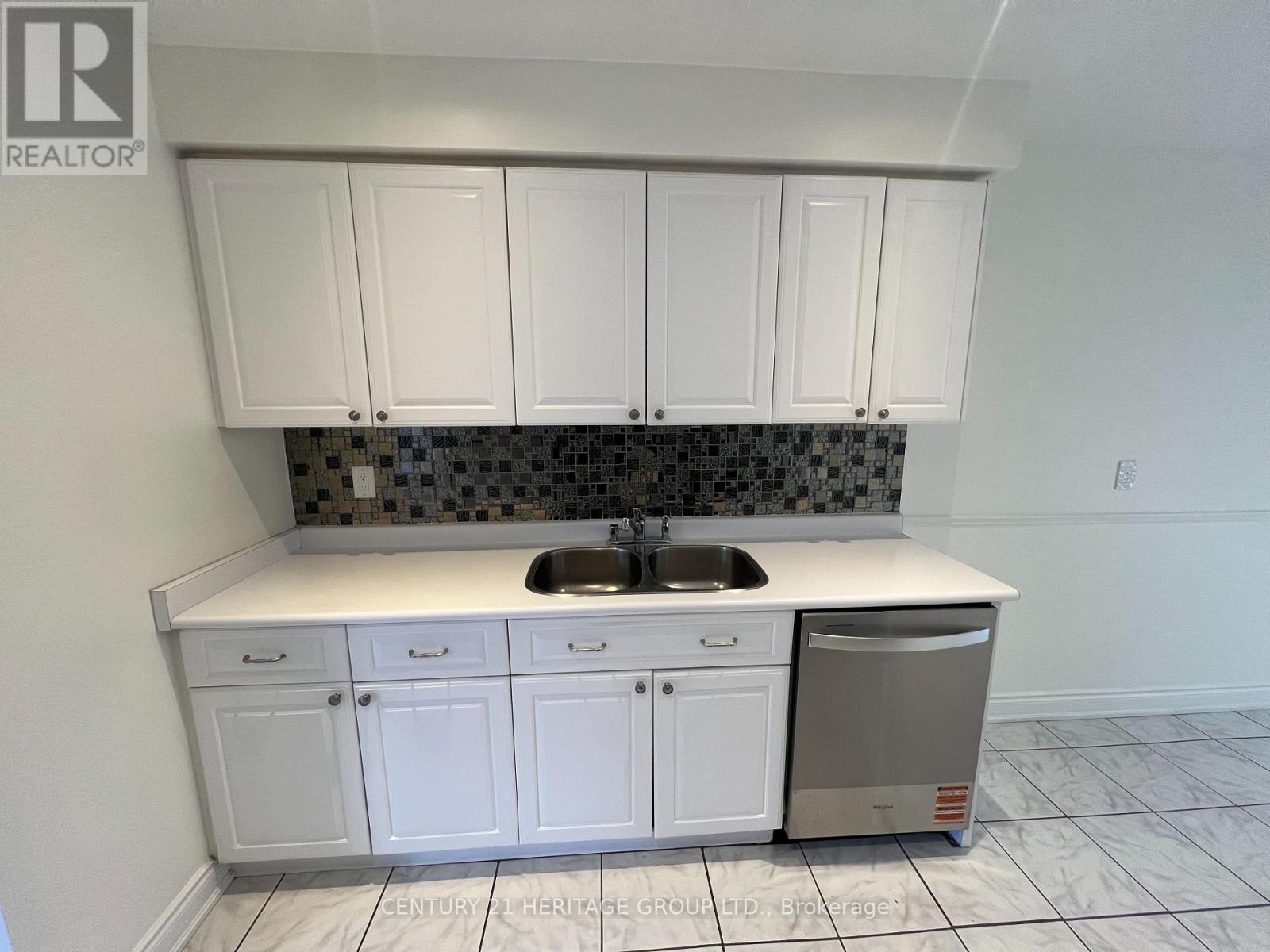 160 Don Head Village Boulevard, Richmond Hill, Ontario  L4C 7P9 - Photo 7 - N12672696