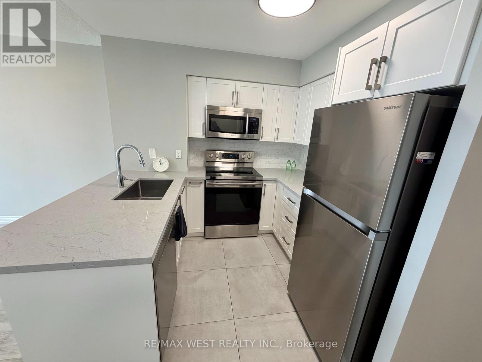 810 - 60 Disera Drive, Vaughan, Ontario  L4J 9G1 - Photo 9 - N12672780