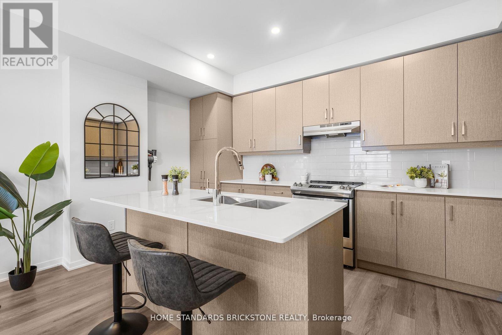 366 - 90 Honeycrisp Crescent, Vaughan, Ontario  L4K 0N7 - Photo 11 - N12672800