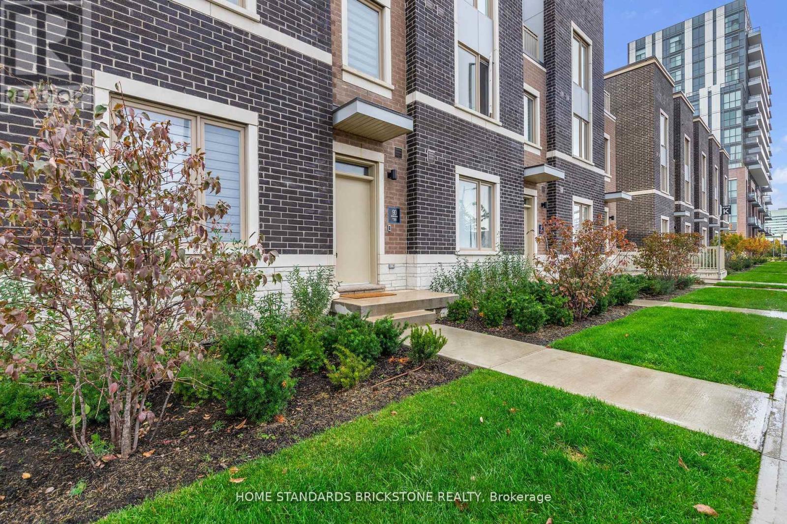 366 - 90 Honeycrisp Crescent, Vaughan, Ontario  L4K 0N7 - Photo 2 - N12672800